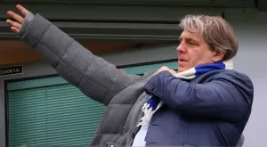 Челси е напът да се раздели със своя лидер Конър Галахър, за да избегне сурово наказание