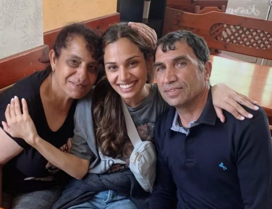 След 25 години: Осиновена в САЩ ромка се върна в България, за да се срещне с родителите си (ВИДЕО)