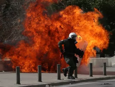 Гърция уволни началника на полицията заради ожесточените сблъсъци с протестиращи