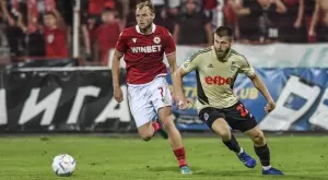 {{ otherArticle[0].article.title }}