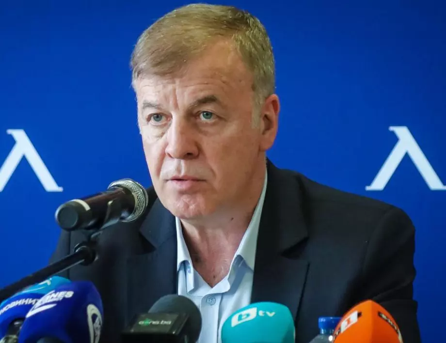 "Сбъднатите" обещания: НКП на Левски атакува Наско Сираков с ВИДЕО