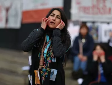 Танцували на обществено място: Арестуваха две млади жени в Иран (ВИДЕО)