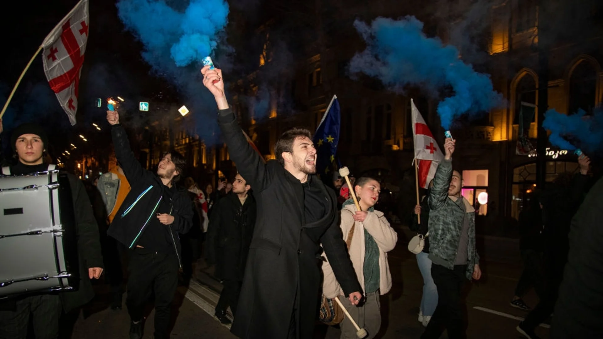 Грузия се тресе от протести срещу проектозакона "за чуждестранните агенти" (ВИДЕО)