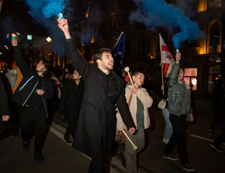 Грузия се тресе от протести срещу проектозакона "за чуждестранните агенти" (ВИДЕО)