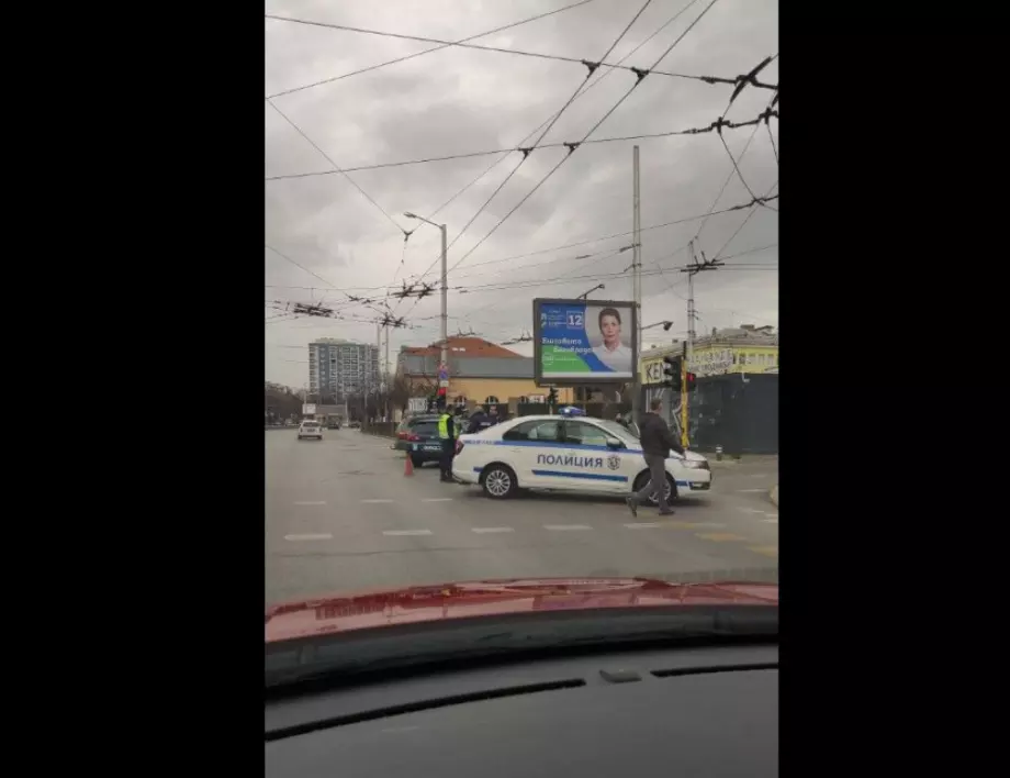 Катастрофа с учебен автомобил в София, пострадало е дете