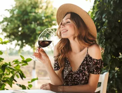 Защо учените препоръчват виното пред другите алкохолни напитки?
