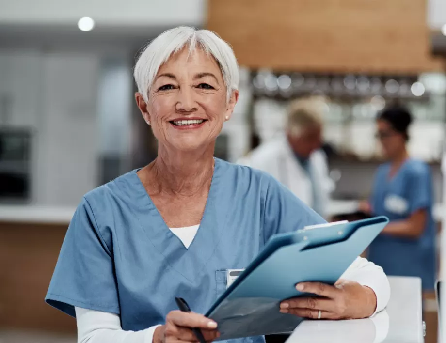 1/3 от медицинските сестрите са в пенсионна възраст