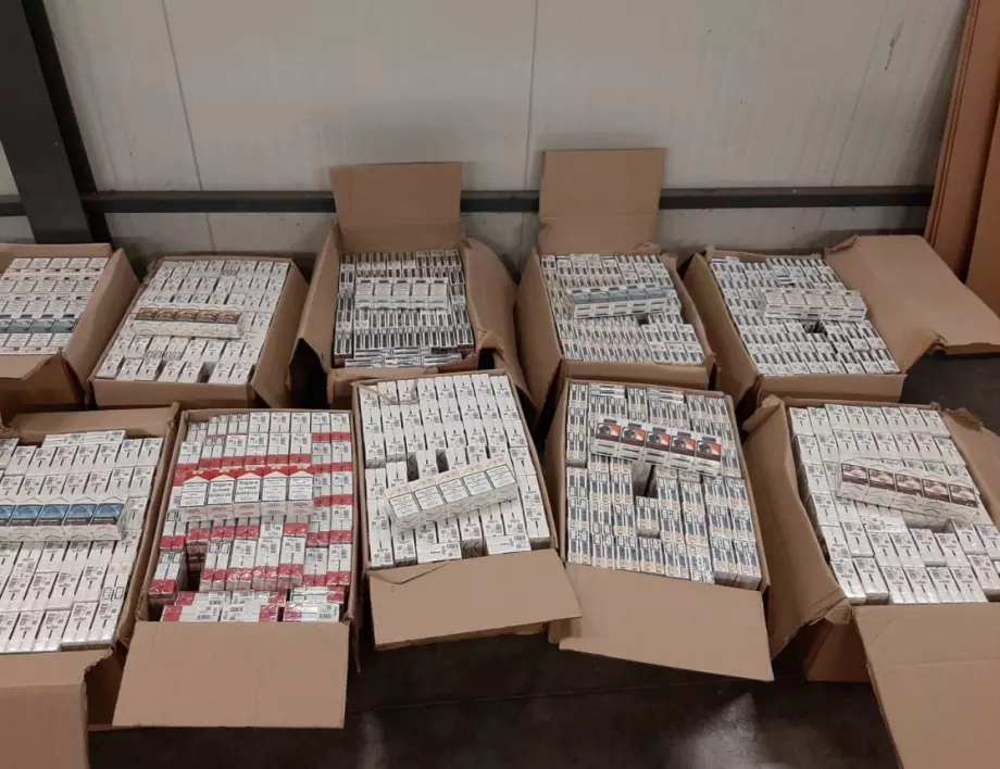 Близо 200 хиляди кутии контрабандни цигари откри полицията в София