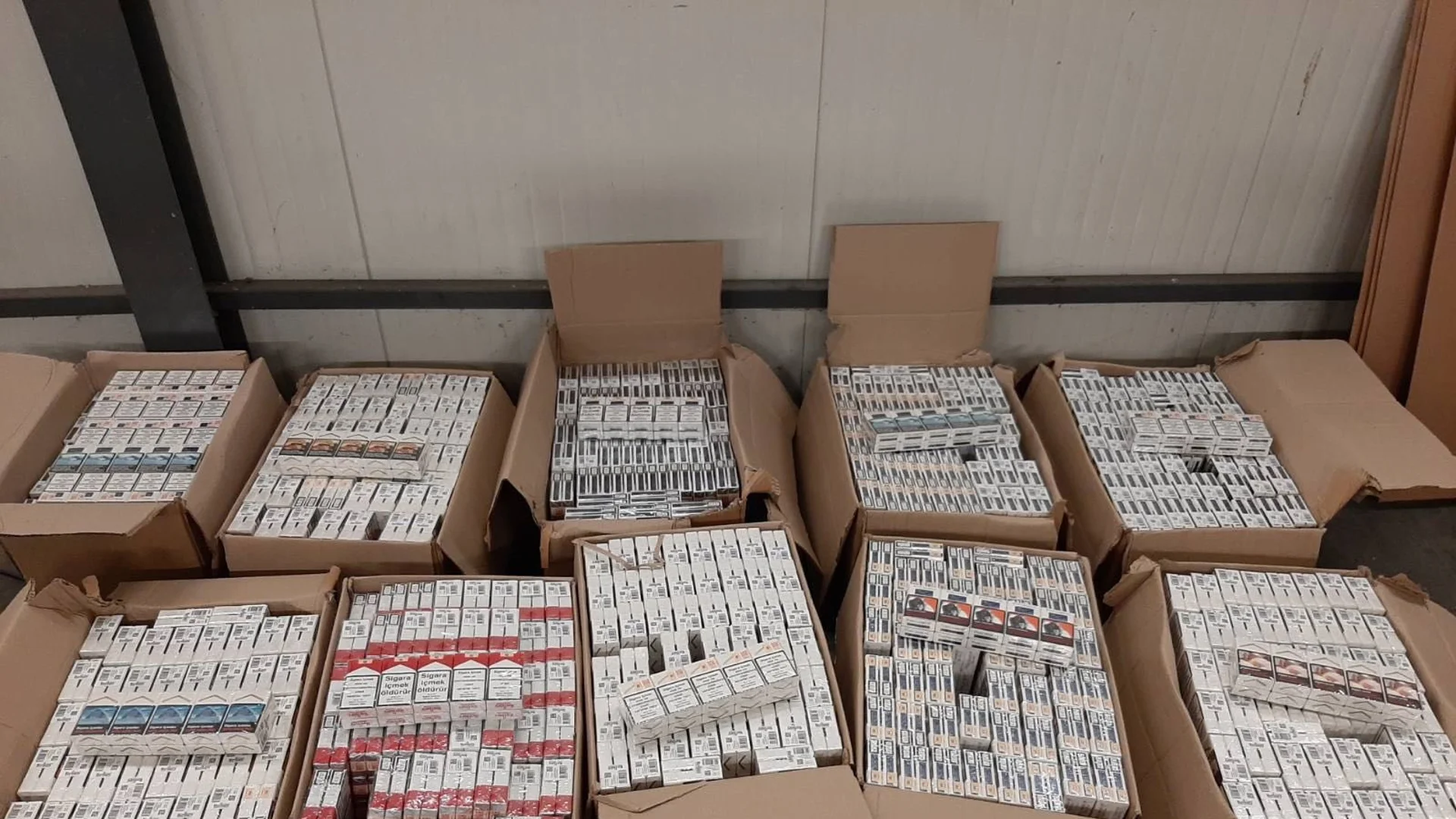Контрабандни цигари в прах за пране: Митничарите спипаха 4800 кутии