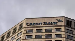 Десетки хиляди работни места са застрашени след поглъщането на Credit Suisse от UBS  