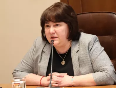 Министър Велкова: От догодина минималната заплата да стане 940 лв.