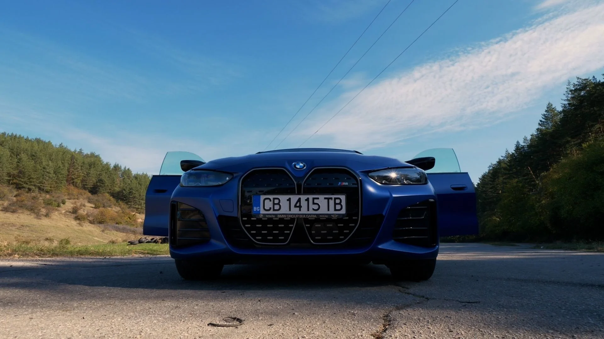 Скоростта, която те държи на върха - BMW i4 M50 и Антон Титов