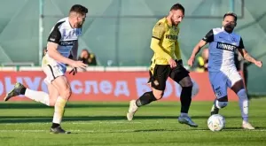 {{ otherArticle[0].article.title }}