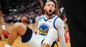 Голдън Стейт се върна към победите, Стеф Къри вкара 30 точки на Хюстън Рокетс (ВИДЕО)