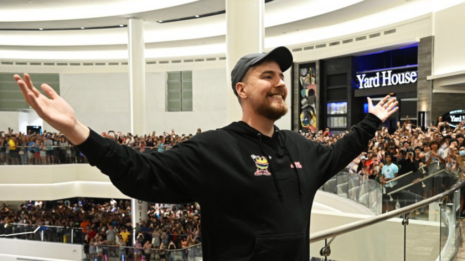 ВИДЕО: MrBeast получи тежък покер урок за 100+ бона от икона в играта