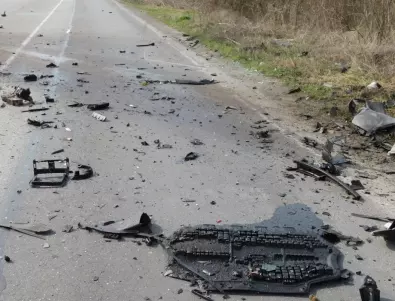 Мъж загина на пътя София - Варна след удар между лек и товарен автомобил