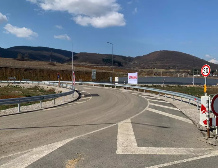 Заради строителството на магистрала "Европа": Въвеждат важна промяна в движението край Петърч