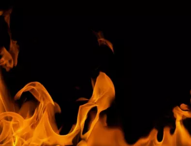  Възрастен мъж загина при пожар в жилищен блок във Варна  