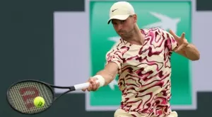 Григор Димитров излиза на корта в четвъртък (20 април) срещу добре познатия Алекс Де Минор