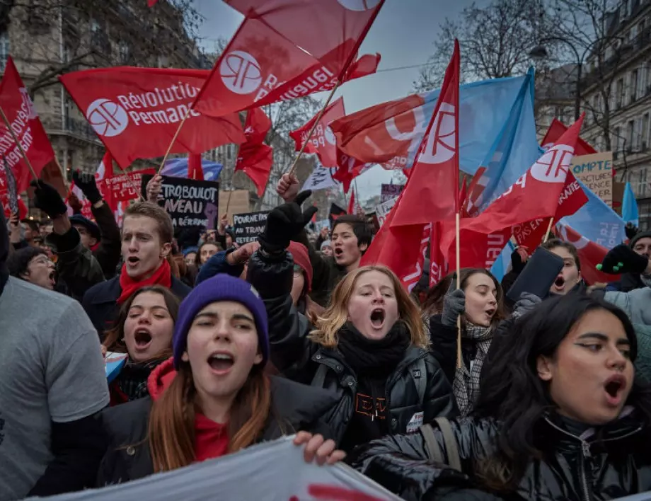 Арестуваха над 100 души заради протестите за пенсионната реформа в Париж