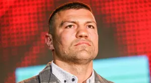 {{ otherArticle[0].article.title }}