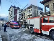 Пожар в блок остави 14 души без дом в Чепеларе (СНИМКИ)