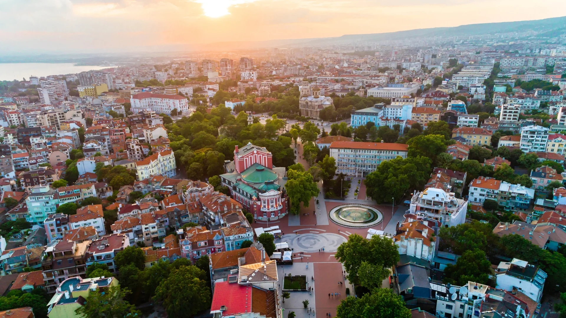 Във Варна откриват най-модерния басейн на Балканите