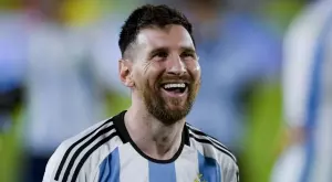 Да си татуираш подписа на Меси на ръката, а да се разминеш с 4 месеца от това да сте в един отбор