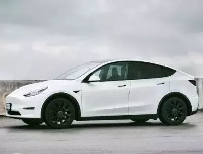 1/3 от собствениците на модел на Tesla са готови да преминат към бензинови автомобили