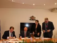 Росен Христов подписа ключови споразумения по Плана за възстановяване