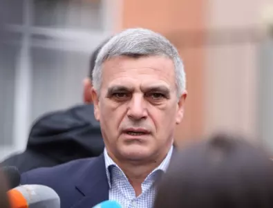 Стефан Янев не намира за добра практика премиер да е и външен министър