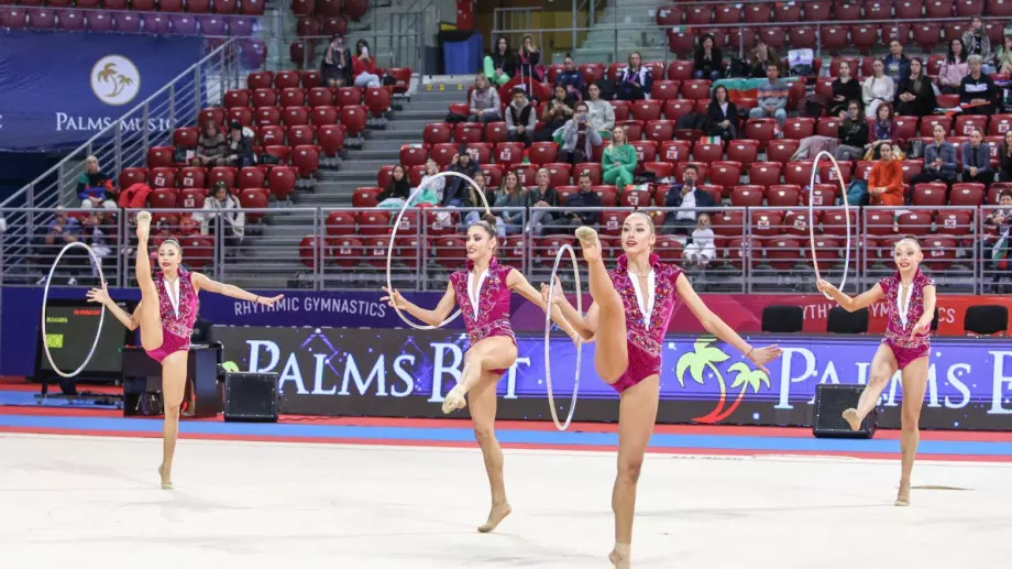 Жалко! Ансамбълът ни остана седми на пет обръча на Световната купа по художествена гимнастика в София