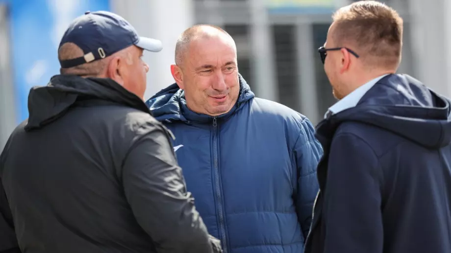 Взима ли Станимир Стоилов Уелтън от Левски? Треньорът и "сините" дали отговор?