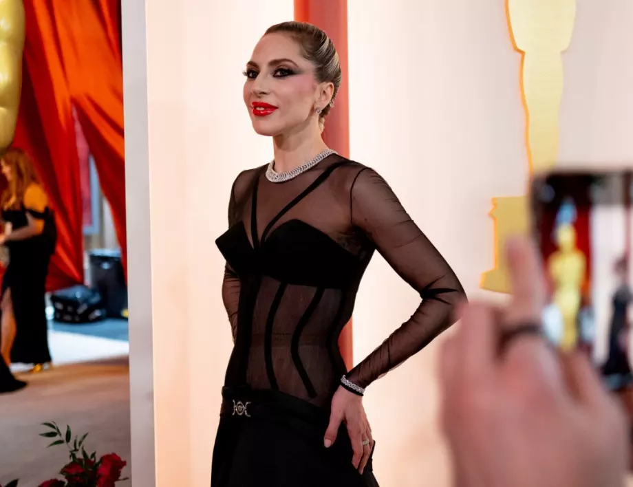 Впечатляващо! Първи кадри на Лейди Гага от снимачната площадка на "Жокера 2" (СНИМКИ+ВИДЕО)