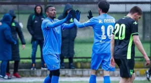 {{ otherArticle[0].article.title }}