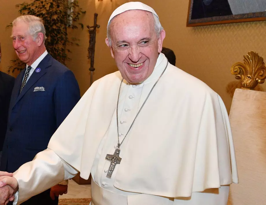 Папа Франциск е бил приет за преглед в римската болница "Джемели"