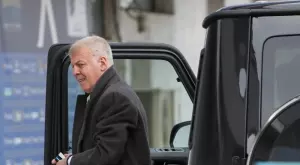 {{ otherArticle[0].article.title }}