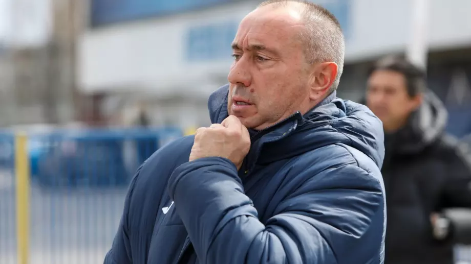 Ще има ли обрат? В Кипър спират Станимир Стоилов за треньорския пост в АПОЕЛ?