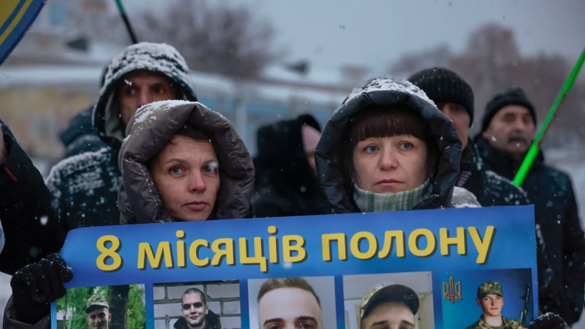 Пускане на ток и връзване в поза лотос: Украински военни за издевателствата в руски плен