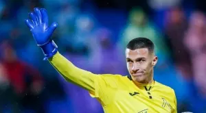 {{ otherArticle[0].article.title }}