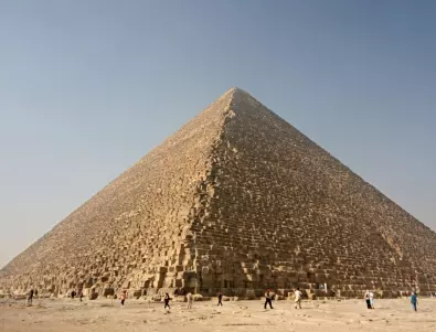 На колко години е най-старата пирамида в света?