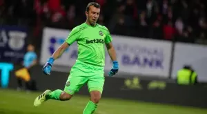 {{ otherArticle[0].article.title }}