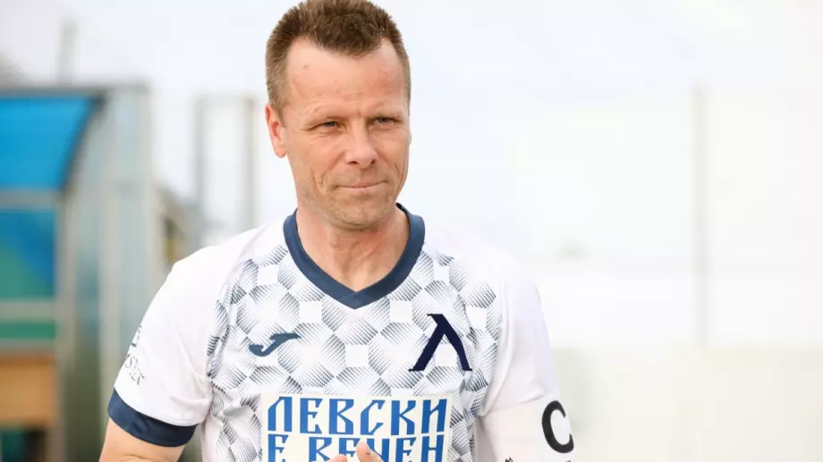 Как се справи Топузаков в 17-те си мача начело на Левски и конкретно срещу ЦСКА?