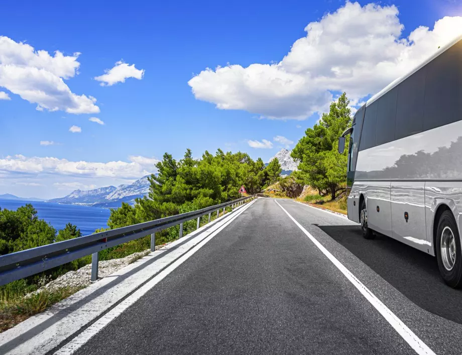 Предлагат нови правила за почивките на автобусните шофьори