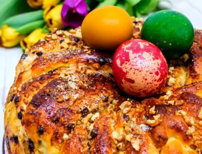 Боядисване на великденски яйца на пара – наситени цветове и красиви шарки 