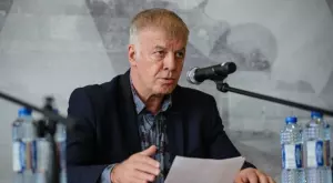 {{ otherArticle[0].article.title }}