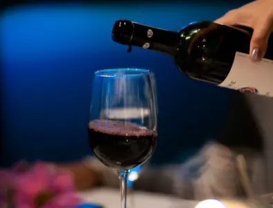 Дори една чаша вино причинява главоболие - защо?