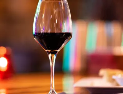 Учени разкриха какво се случва с жените, които пият по 2 чаши вино на ден