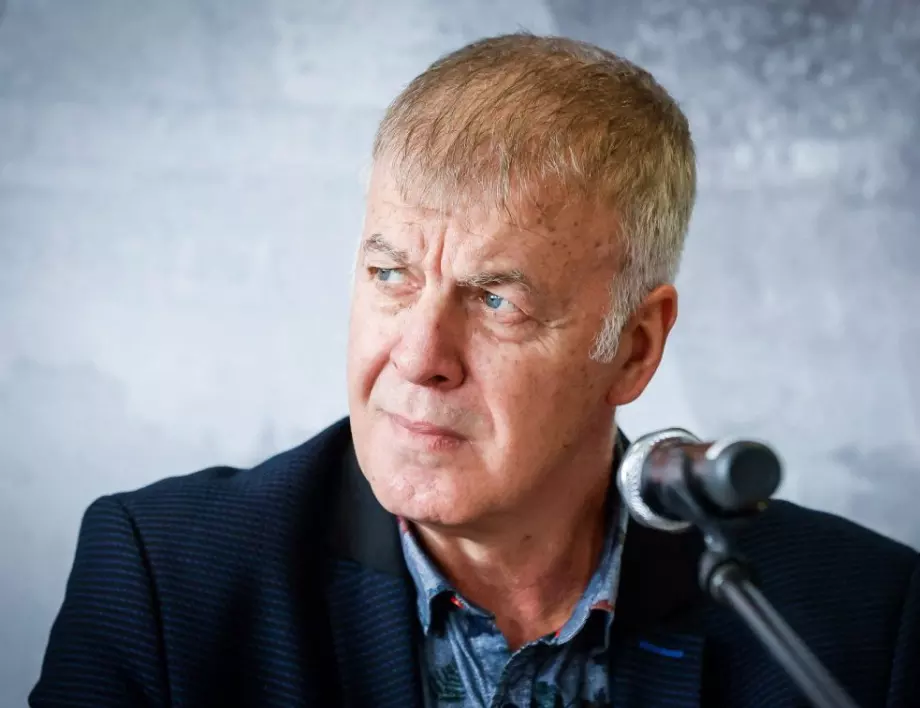 НКП атакува Сираков за "печалбарство на гърба на привържениците" в Левски