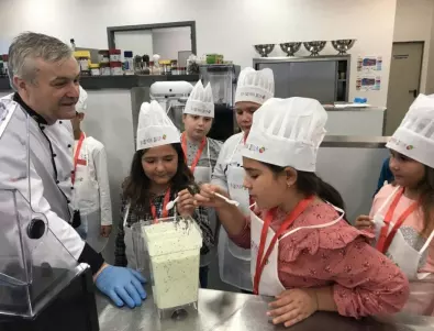 Деца и родители с нарушено зрение ще се състезават и забавляват в кулинарния конкурс  „Порция Баланс“, организиран от „Нестле за по-здрави деца“
